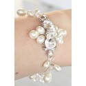 Pearls bracelet for weddings