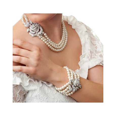 Crystal pearl bridal bracelet